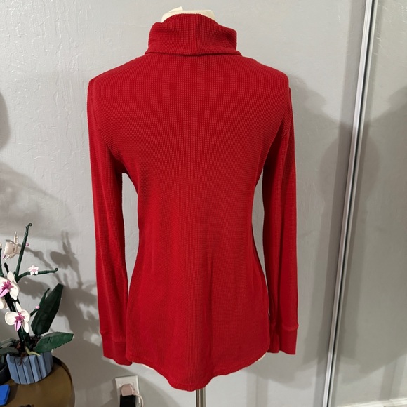 Eddie Bauer Red Thermal Turtleneck - Picture 4 of 7
